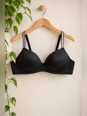 Victoria's Secret Black Wireless T Shirt Bra 40D‎ Lightly Lined Everyday Bra